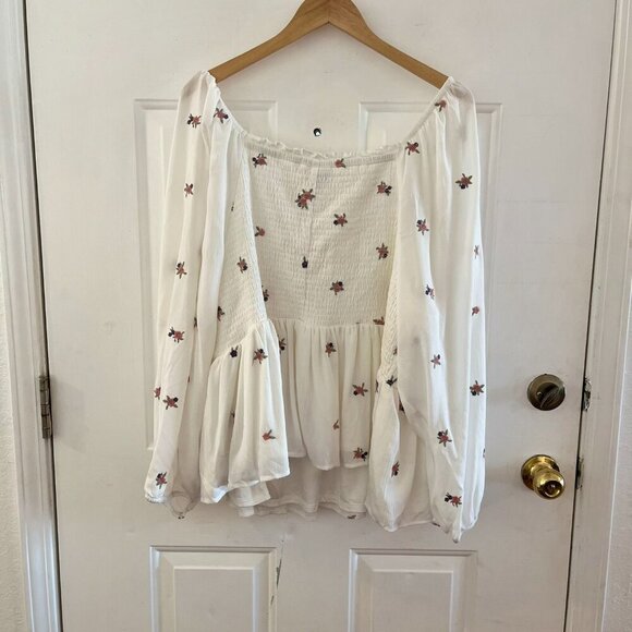 Torrid Woman's Plus-Size Floral Embroidered Smocked Peasant Blouse Sz 26 - Picture 6 of 10